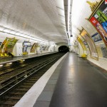 Dans le métro Parisien